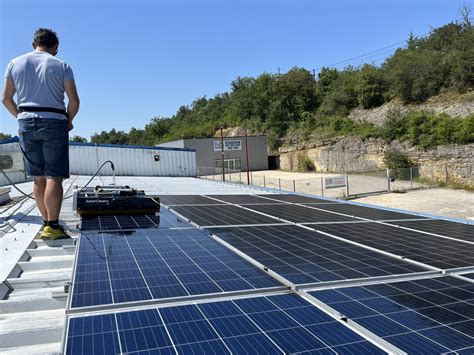 Société de Nettoyage de Panneaux Solaires.